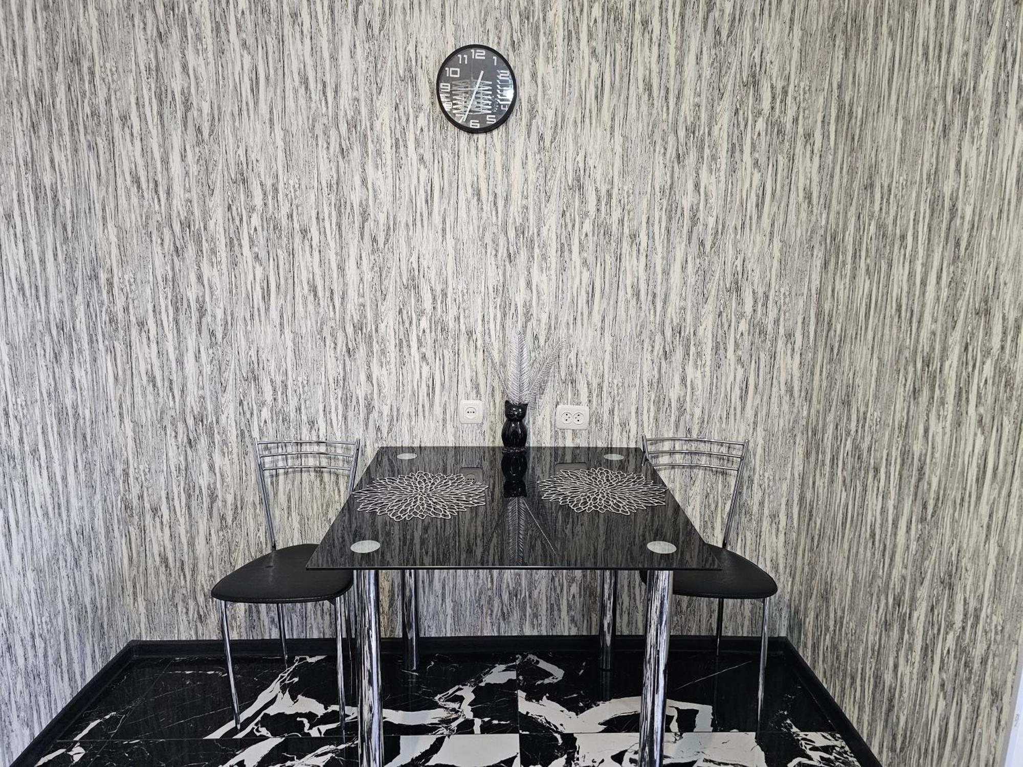 צ'יסינאו Black And White Apartment מראה חיצוני תמונה