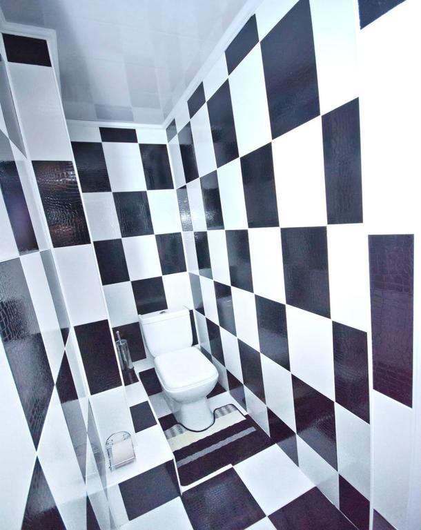 צ'יסינאו Black And White Apartment מראה חיצוני תמונה